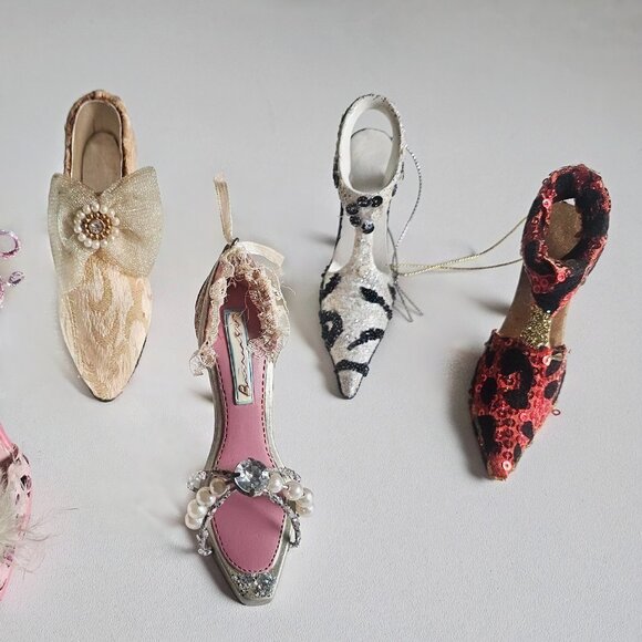 Collection Of 8 Miniature Collectible Shoe Figurines - Picture 3 of 9